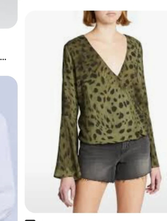 L'AGENCE Tops - L'agence Mei Bell-Slevee Surplice Blouse Top white Sz XS